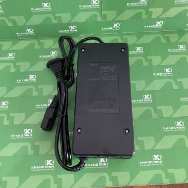 Sạc Xe Điện 60V 5A Ngõ Ra 67V Có Quạt Và Đèn Báo Đầy