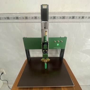 Trụ hàn tự động EZI Servo 56L gầm cao cho pin xe điện 32140