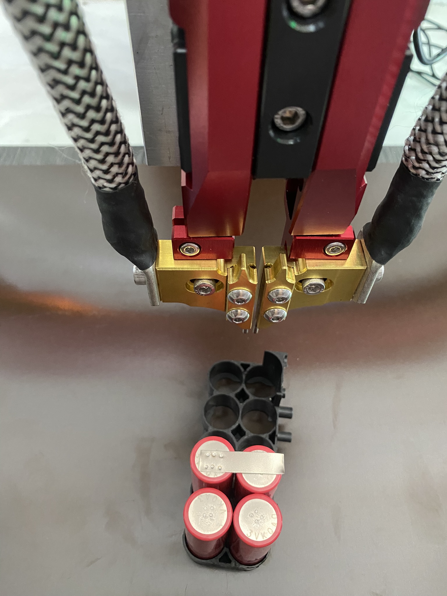 M&aacute;y H&agrave;n Tự Động Tịnh Tiến Ezi Servo 56L Cao Cấp