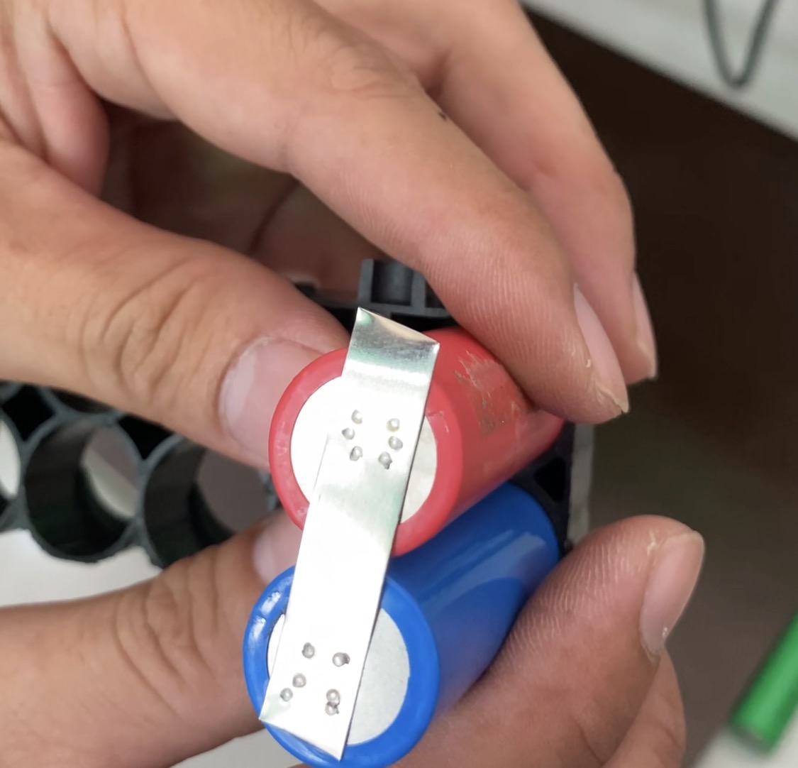 M&aacute;y H&agrave;n Cell Tự Động Xoay Ezi Servo 56L Pro