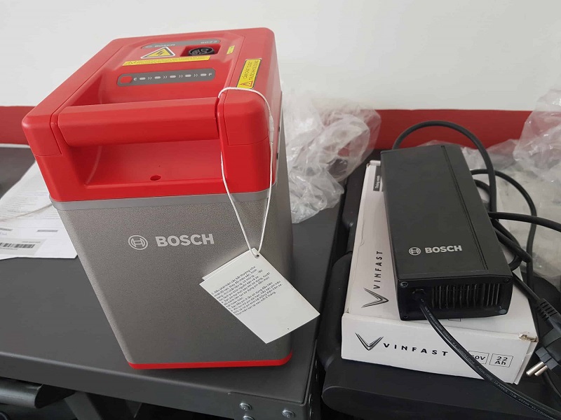 Sạc A1 60V 5A 300W D&ugrave;ng Cho Xe M&aacute;y Điện Vinfast Klara A1