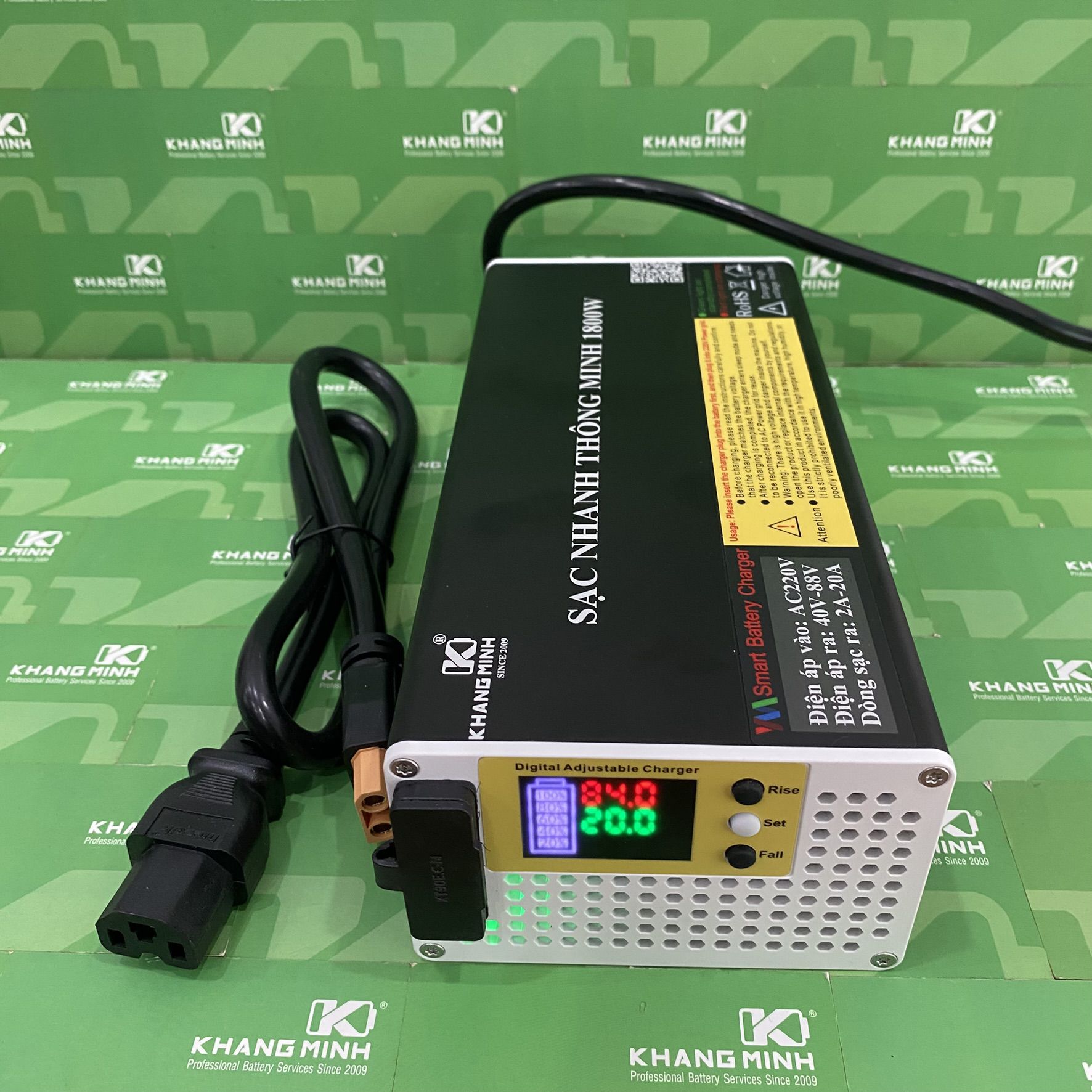 Sạc nhanh 1800W 20A chỉnh dòng sạc được pin dung lượng cao