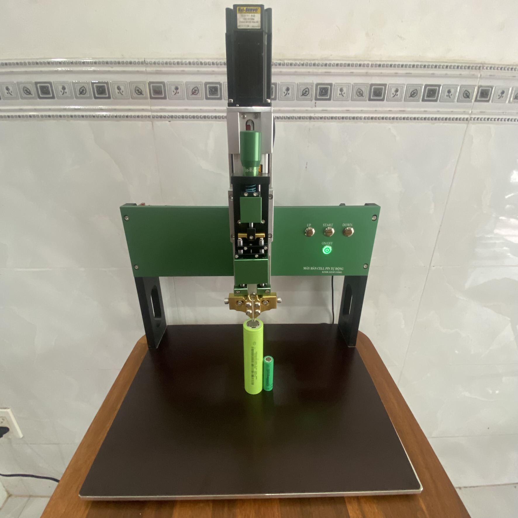 Trụ hàn tự động EZI Servo 56L gầm cao cho pin xe điện 32140